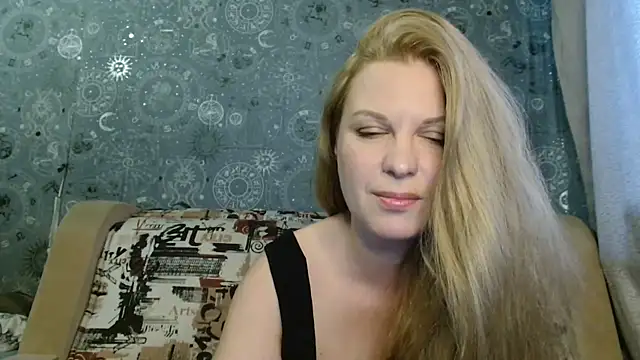 Snapshot of BlondeFox chatting on June 2026 03:08:01 AM BlondeFox online show from June 2026 03:08:01 AM
