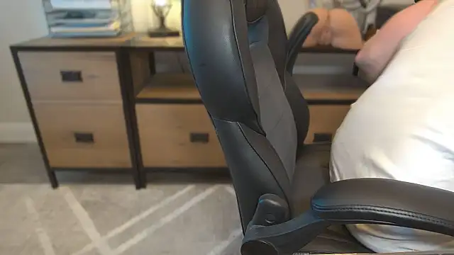 Mister Dilf online show from March 2026 02:46:02 PM