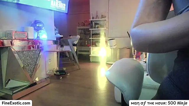 Vesaaa online show from February 2025 07:39:02 AM