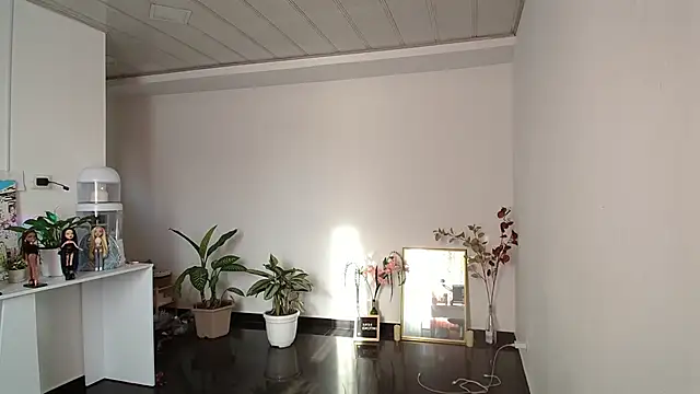 NicoleCortez online show from January 2025 09:40:01 PM