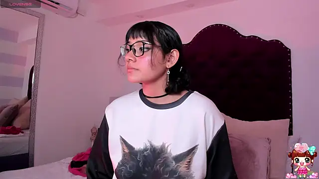 lucyycy online show from February 2025 04:09:02 AM