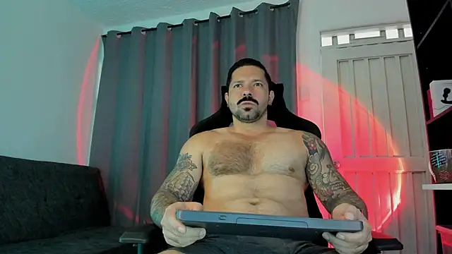 Pierre Vidal online show from November 2025 08:44:01 PM