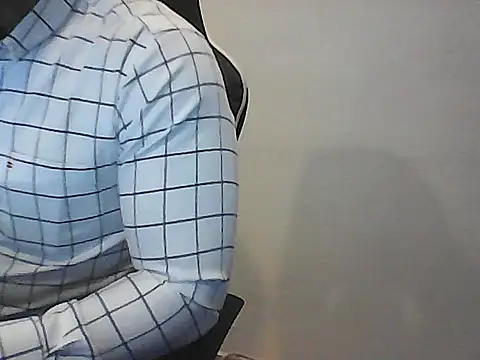 Kalel17073 online show from June 2026 03:44:01 PM