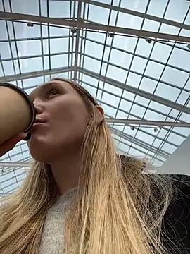 MariaTull online show from November 2025 11:53:02 AM