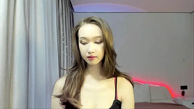  luna 022 online show from February 2025 04:22:01 AM