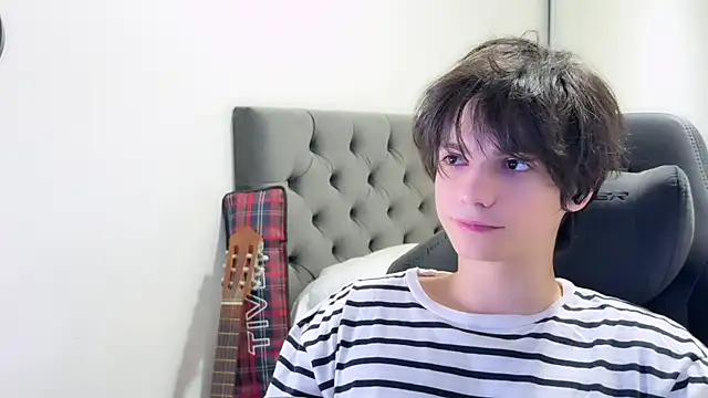 SasukeUhchiaa online show from December 2024 01:14:01 AM