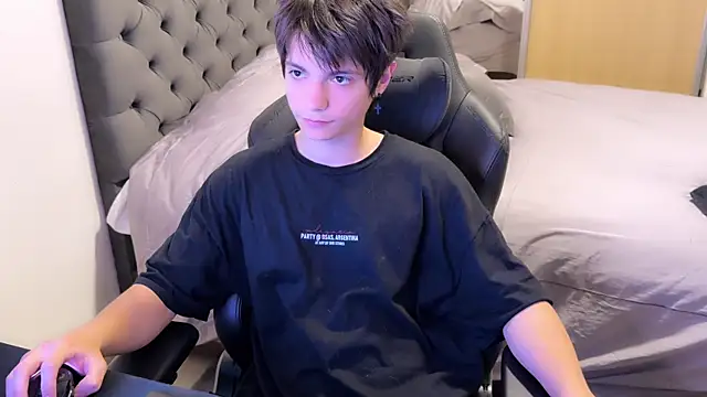 SasukeUhchiaa online show from February 2025 01:25:02 AM