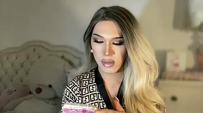 Ts glamxxxx online show from March 2025 05:08:01 AM