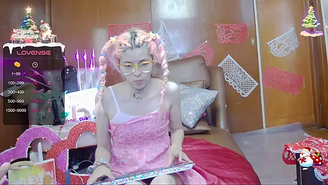 Skinygirl online show from February 2025 10:55:01 PM