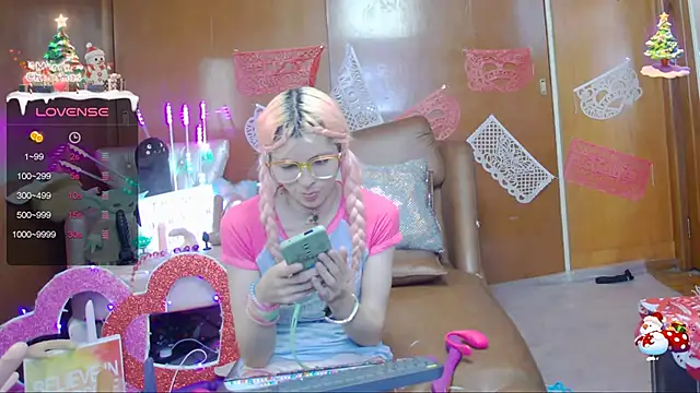 Skinygirl online show from February 2025 11:47:02 PM