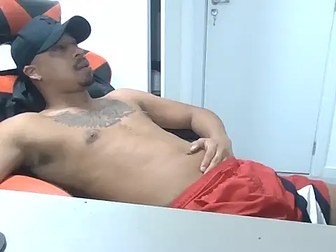 Juninho10c online show from November 2025 01:17:01 AM