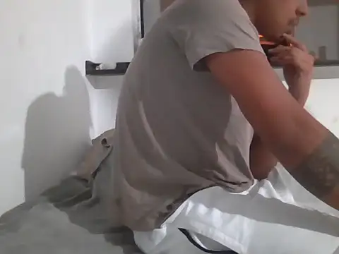 Juninho10c online show from November 2025 12:00:01 AM