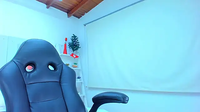 AlessiaMarcu- online show from December 2024 07:41:01 AM