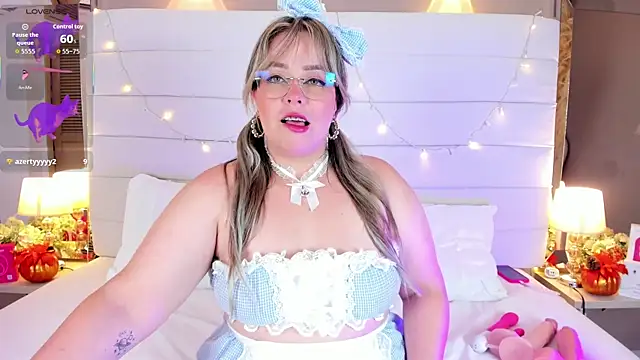 Charlotte93  online show from October 2025 12:46:01 PM