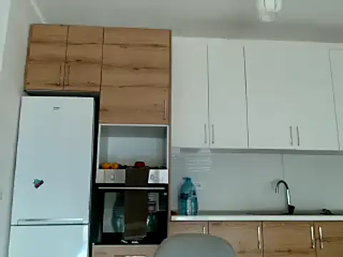 MadamIndigo online show from September 2025 12:10:01 PM