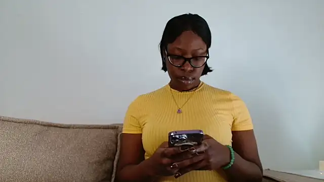 MadamIndigo online show from November 2025 09:31:02 AM