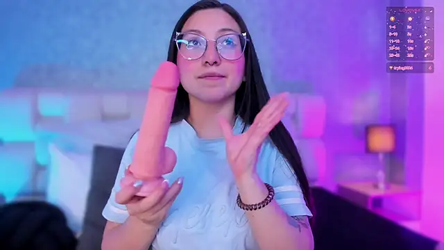 lucy neil online show from February 2025 11:49:01 PM