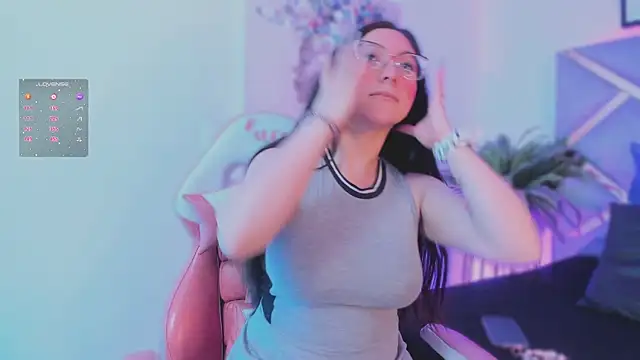 lucy neil online show from December 2025 04:22:01 AM