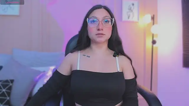 lucy neil online show from April 2026 02:39:02 AM