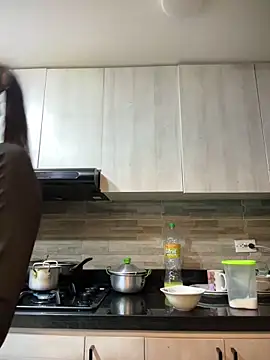 vaness weet online show from March 2025 03:19:01 AM