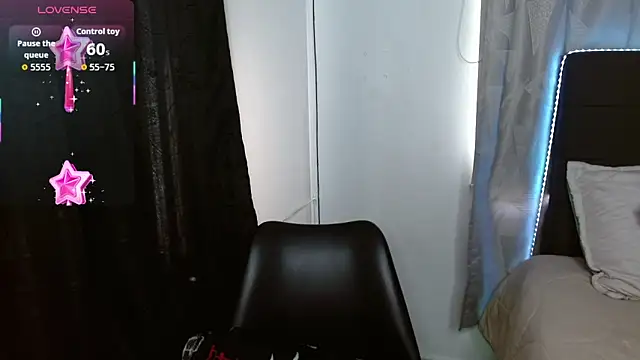 vaness weet online show from October 2025 08:16:02 PM