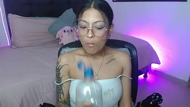 vaness weet online show from February 2026 09:32:02 PM