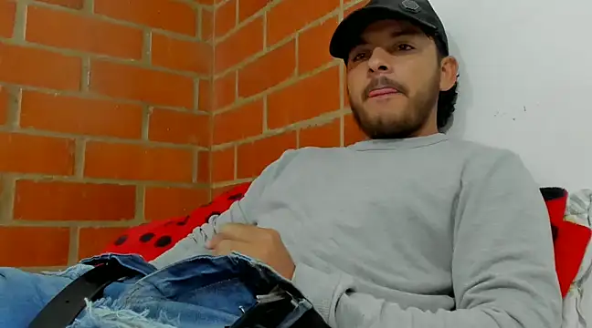 tuyo1995 online show from December 2024 08:29:01 PM