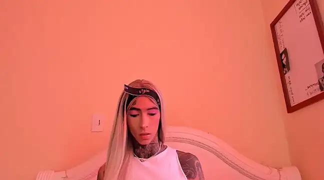 Snapshot of drippyorlovee chatting on January 2025 01:41:02 PM drippyorlovee online show from January 2025 01:41:02 PM