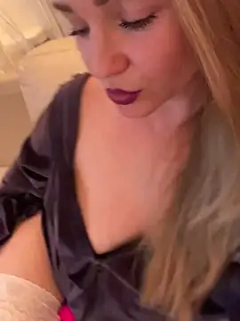 Lady  Maria online show from March 2025 08:00:01 PM