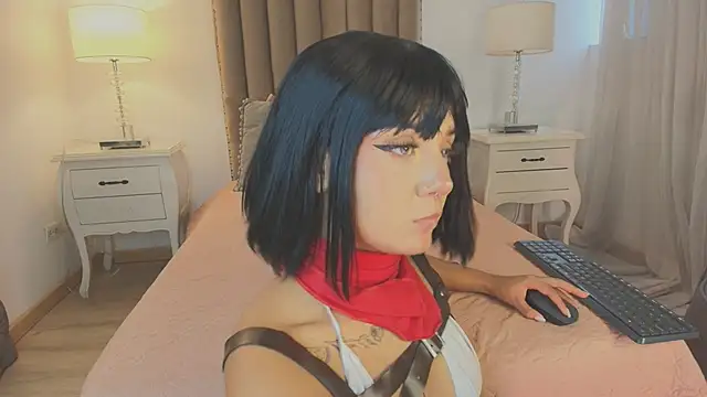 Emma Torres   online show from October 2025 12:38:01 PM