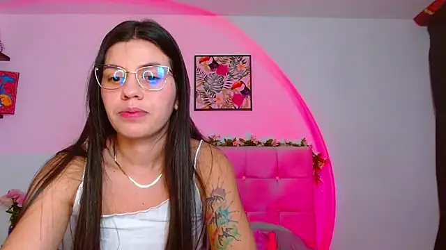 Layla Rachel online show from November 2025 01:29:01 AM