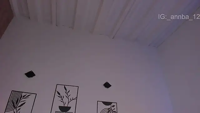 annie barozzi online show from April 2026 09:45:01 PM