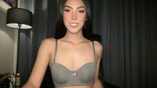 Bella Gordon online show from September 2025 01:00:01 PM