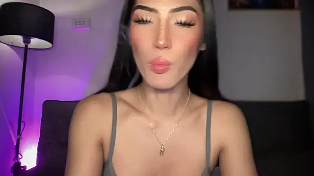 Bella Gordon online show from November 2025 11:48:02 PM