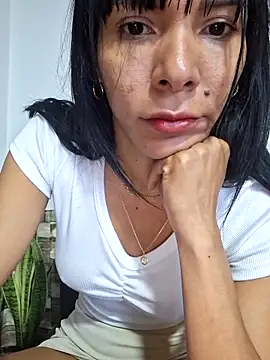 Doll Loren online show from February 2025 04:37:02 PM