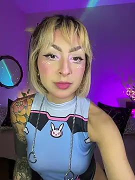 Snapshot of Cinamoonn chatting on January 2026 07:06:02 PM Cinamoonn online show from January 2026 07:06:02 PM