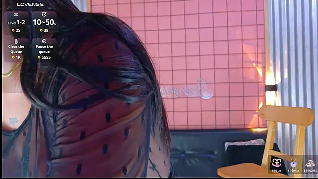 mensia hernandz online show from October 2025 01:20:01 PM