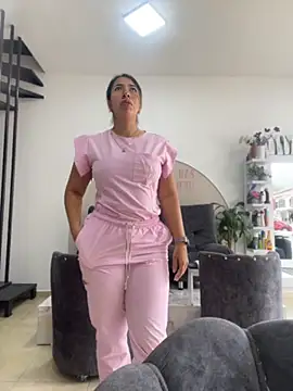 Snapshot of daniela_henao chatting on April 2026 02:11:01 PM daniela henao online show from April 2026 02:11:01 PM