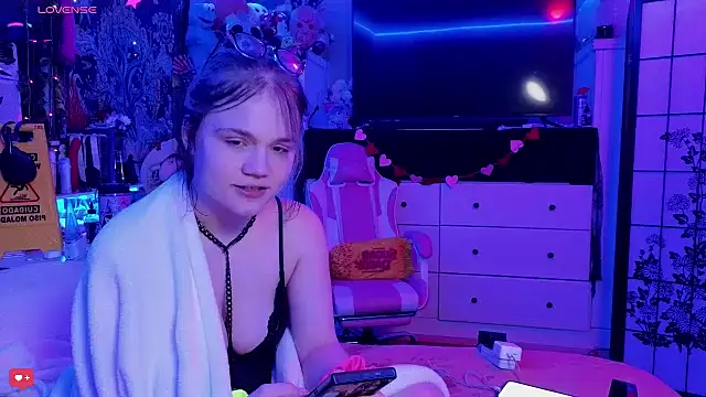 Snapshot of Cutiepiespanks chatting on March 2025 05:29:02 AM Cutiepiespanks online show from March 2025 05:29:02 AM