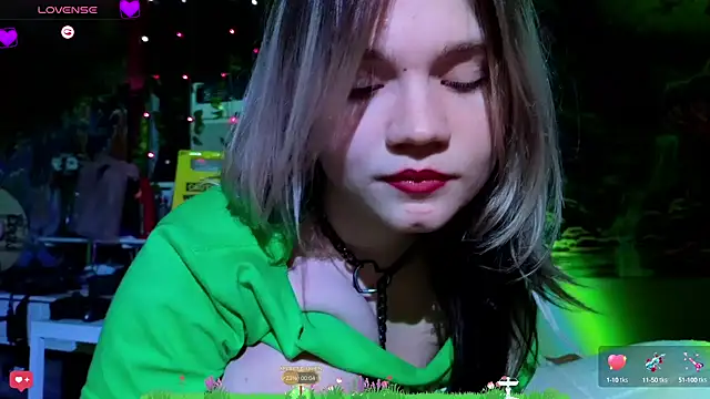 Snapshot of Cutiepiespanks chatting on March 2025 10:38:01 AM Cutiepiespanks online show from March 2025 10:38:01 AM