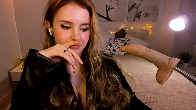 Betty June online show from February 2025 12:05:02 AM