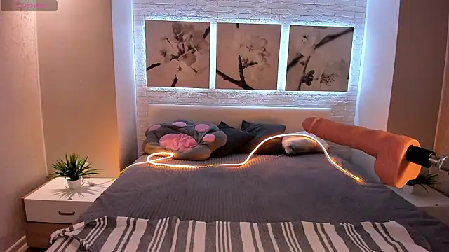 Betty June online show from September 2025 08:43:01 PM