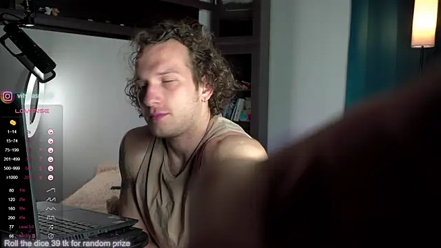 Snapshot of VIktorSecret chatting on October 2025 03:18:01 AM VIktorSecret online show from October 2025 03:18:01 AM