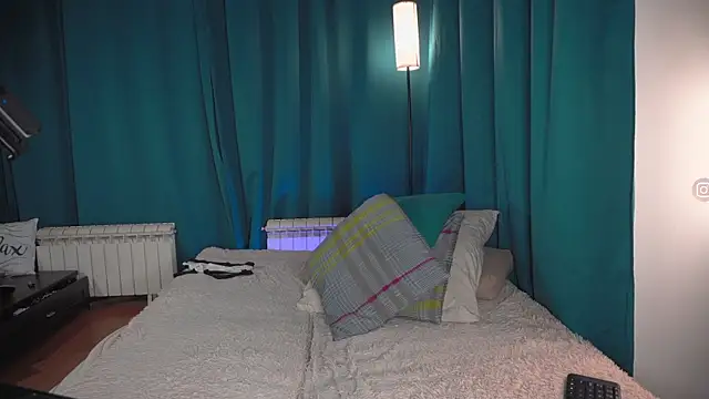 Snapshot of VIktorSecret chatting on November 2025 04:15:01 AM VIktorSecret online show from November 2025 04:15:01 AM