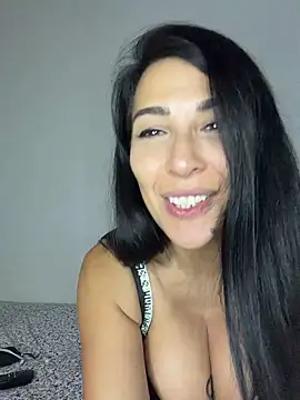 Snapshot of Cataleya80 chatting on April 2026 10:45:01 PM Cataleya80 online show from April 2026 10:45:01 PM