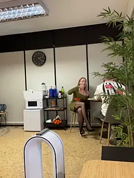 EmaSalis online show from December 2024 01:22:02 PM