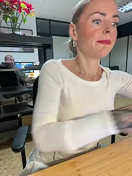 EmaSalis online show from January 2025 12:38:02 PM