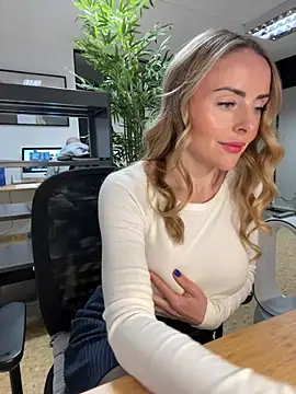 EmaSalis online show from January 2025 10:14:02 AM