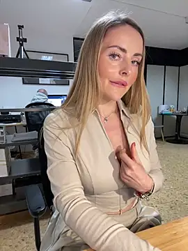 EmaSalis online show from March 2025 09:33:02 AM