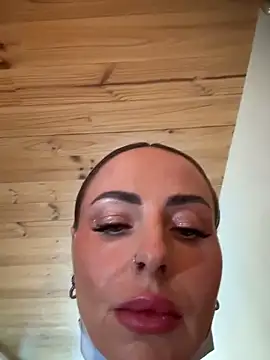 EmaSalis online show from March 2026 10:32:02 AM